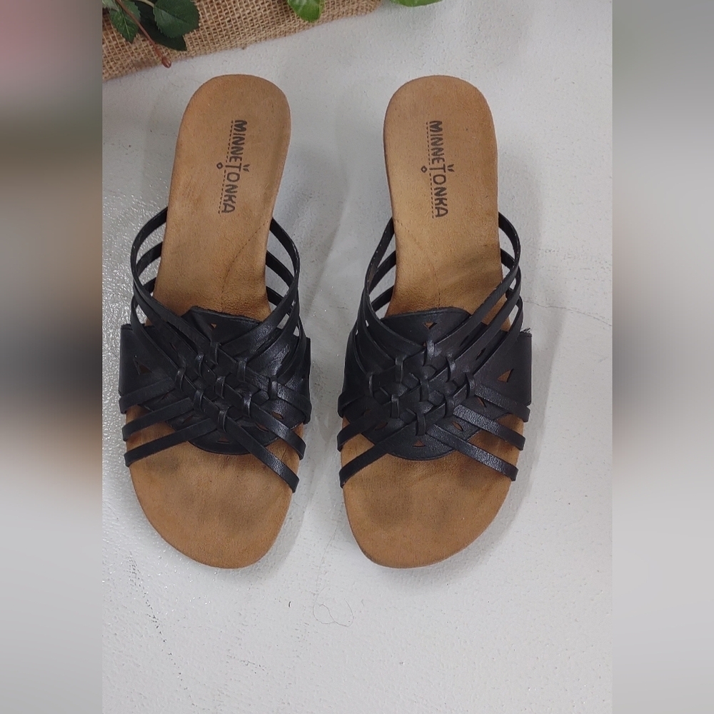Minnetonka Women's Black Sandals - Picture 3 of 6